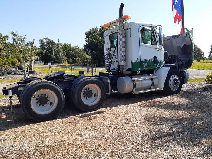 Used 2007 FREIGHTLINER Columbia