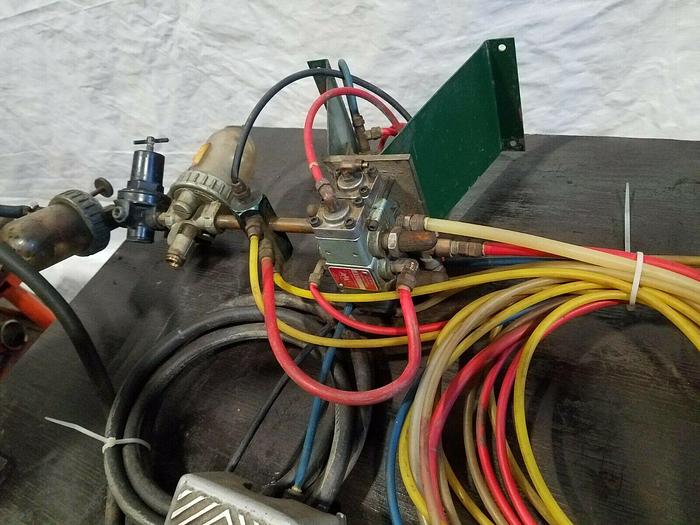 Used Assembly Automation Automatic Screwing Fastening Device with Ergonomic Arm