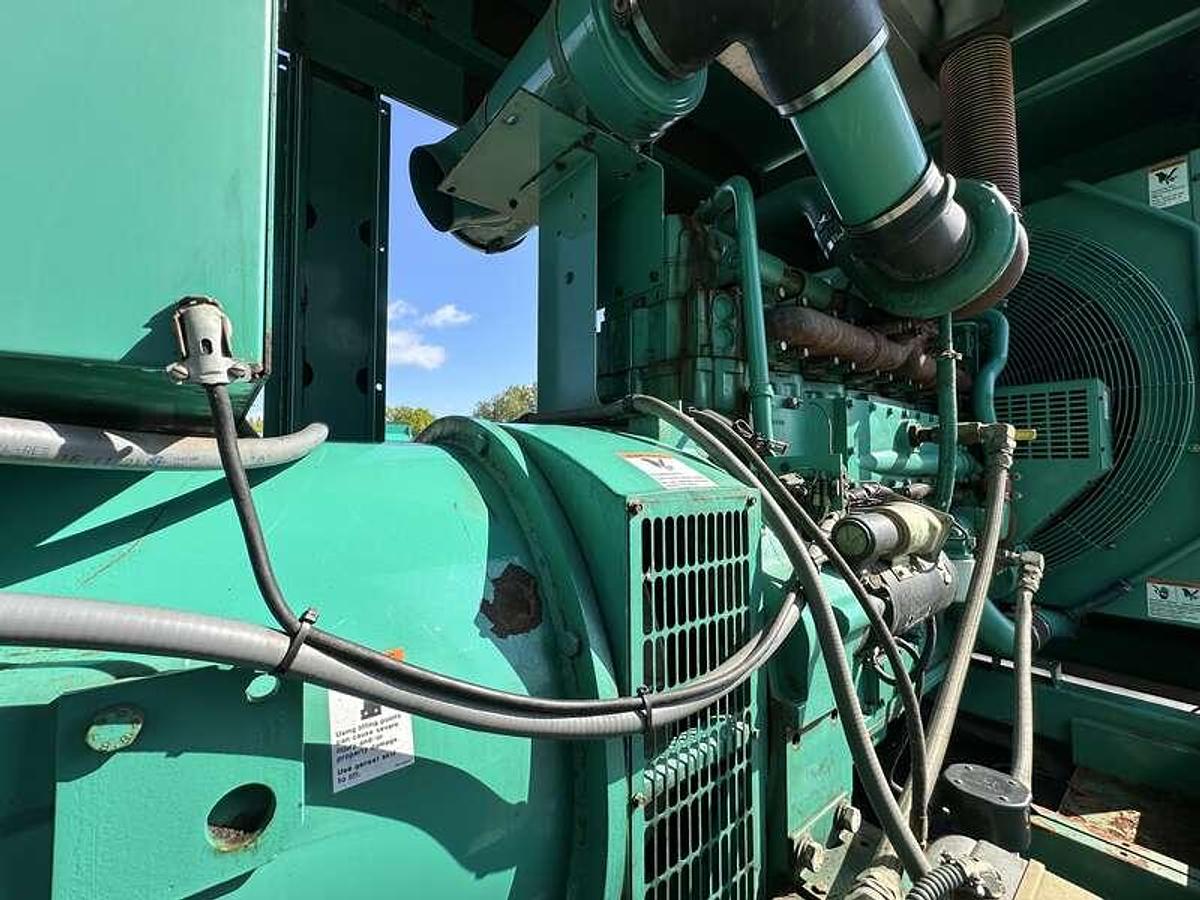 Used Used Cummins DFED KTA19-G4 Diesel Generator, 82 Hrs 500 kW