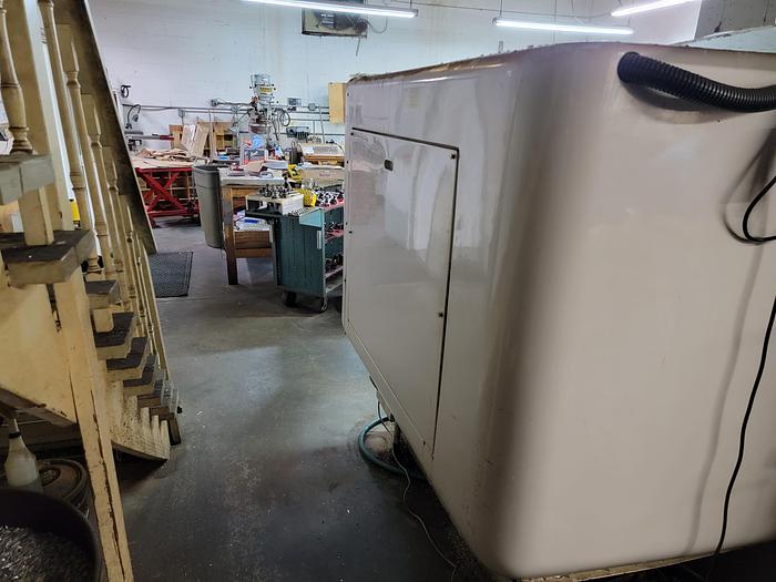 Used CNC VERTICAL MILL