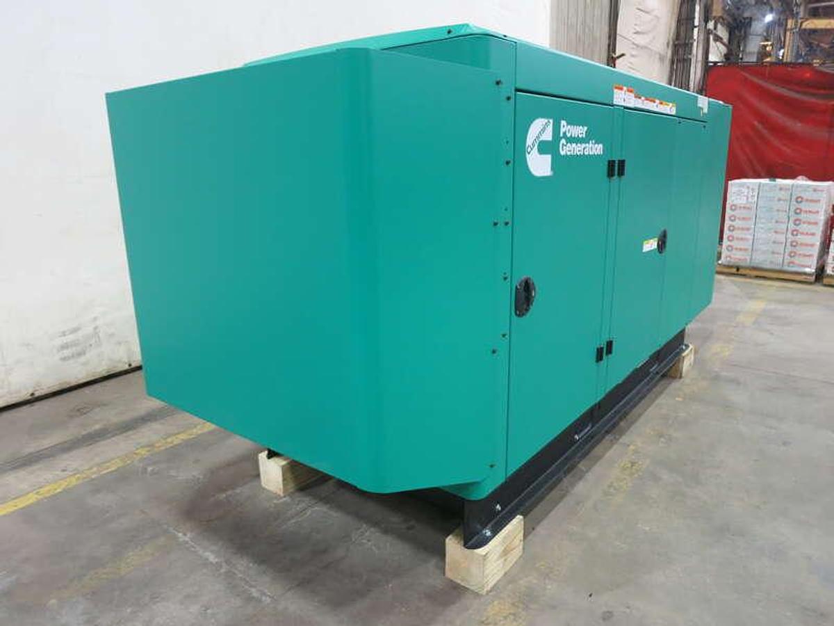 New Cummins C100N6 QSJ8.9G Natural Gas / Propane Generator, EPA Certified 1 or 3 Phase 100 kW