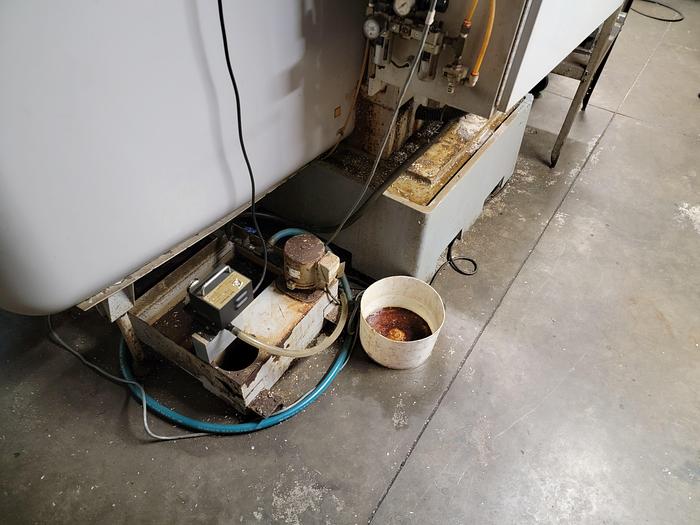 Used CNC VERTICAL MILL