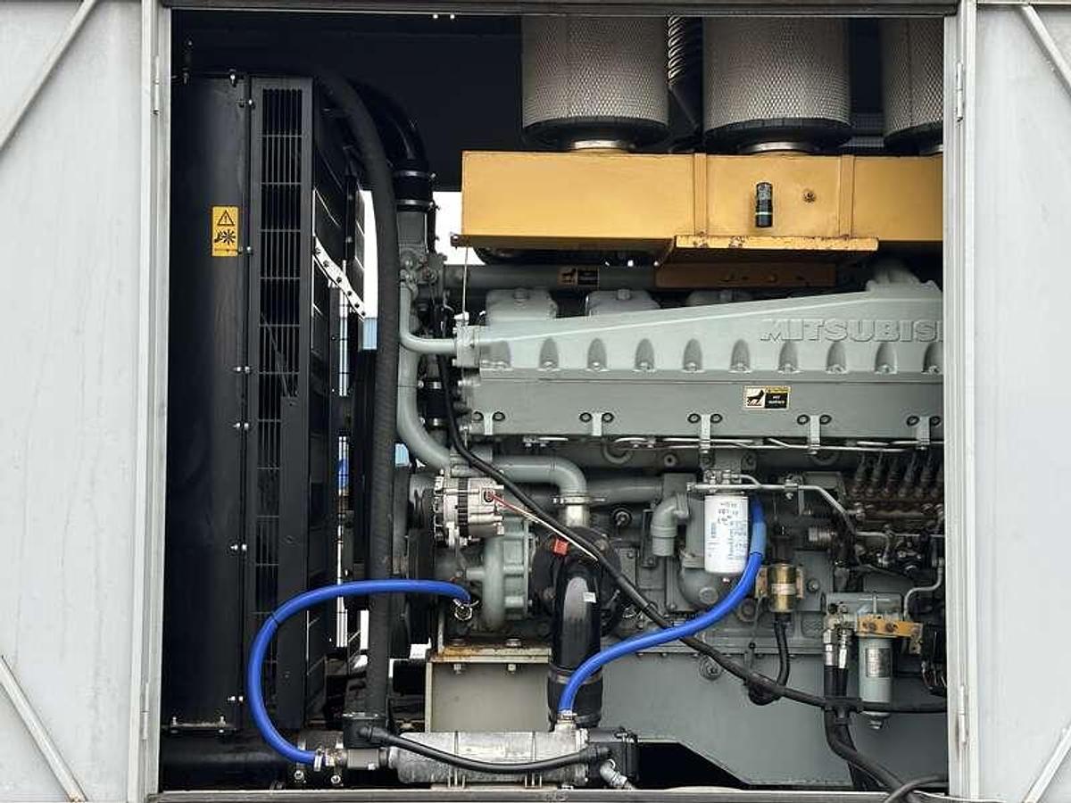 Used Used Elliot 780 RD Diesel Generator, 306 Hrs  750 kW