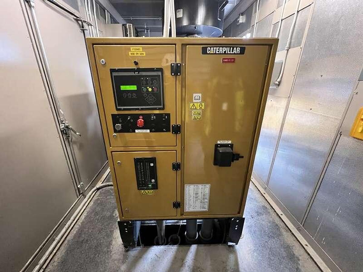 Used Used Caterpillar C15 Diesel Generator 203 Hrs EPA Tier 2 400 kW