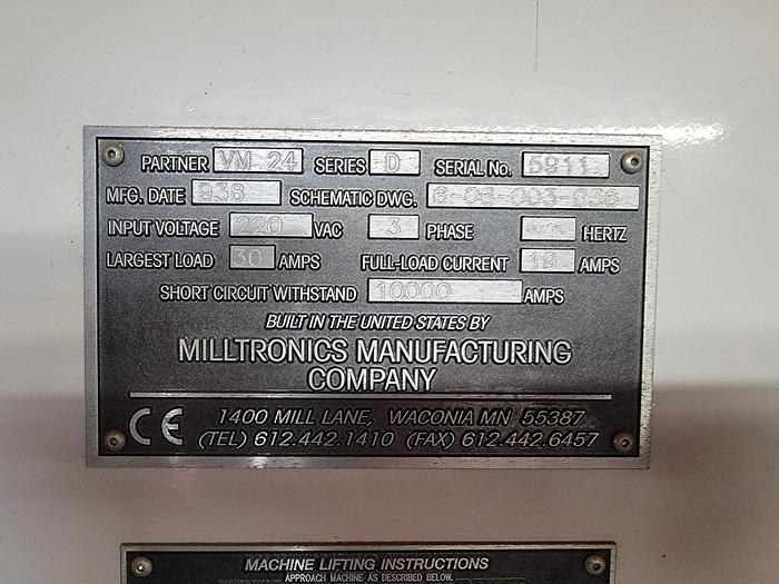 Used CNC VERTICAL MILL