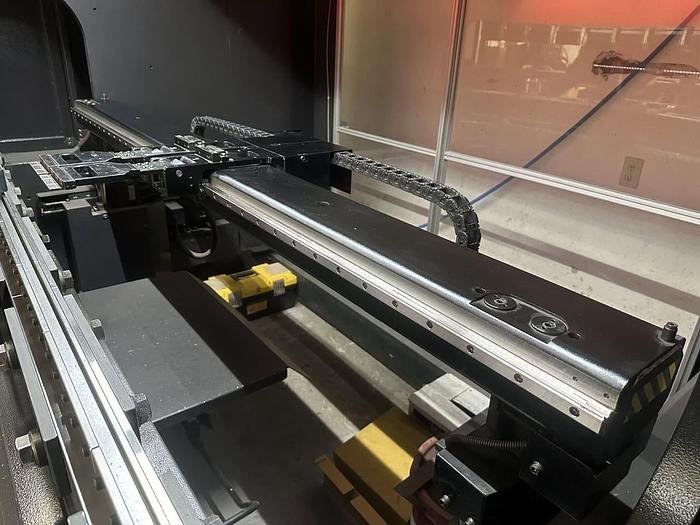 Used HYDRAULIC PRESS BRAKE