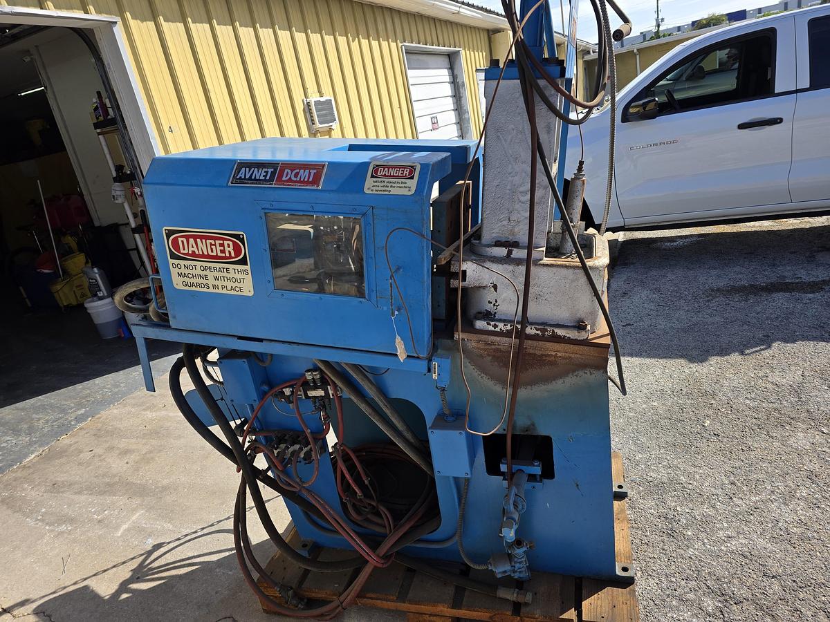 Used avnet dcmt h20e die casting machine