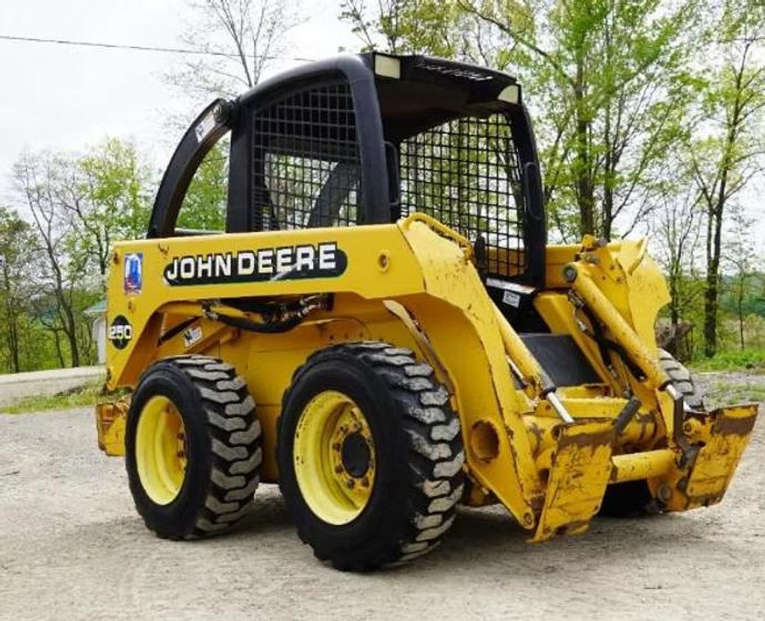Used John Deere 250A Skid Steer (NEW REBUILT ENGINE) 2001
