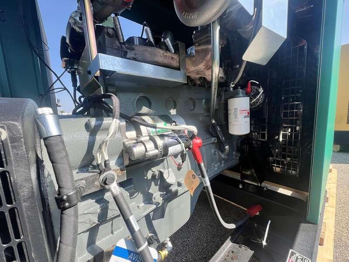 New Cummins C100N6 QSJ8.9G Natural Gas / Propane Generator, EPA Certified 1 or 3 Phase 100 kW