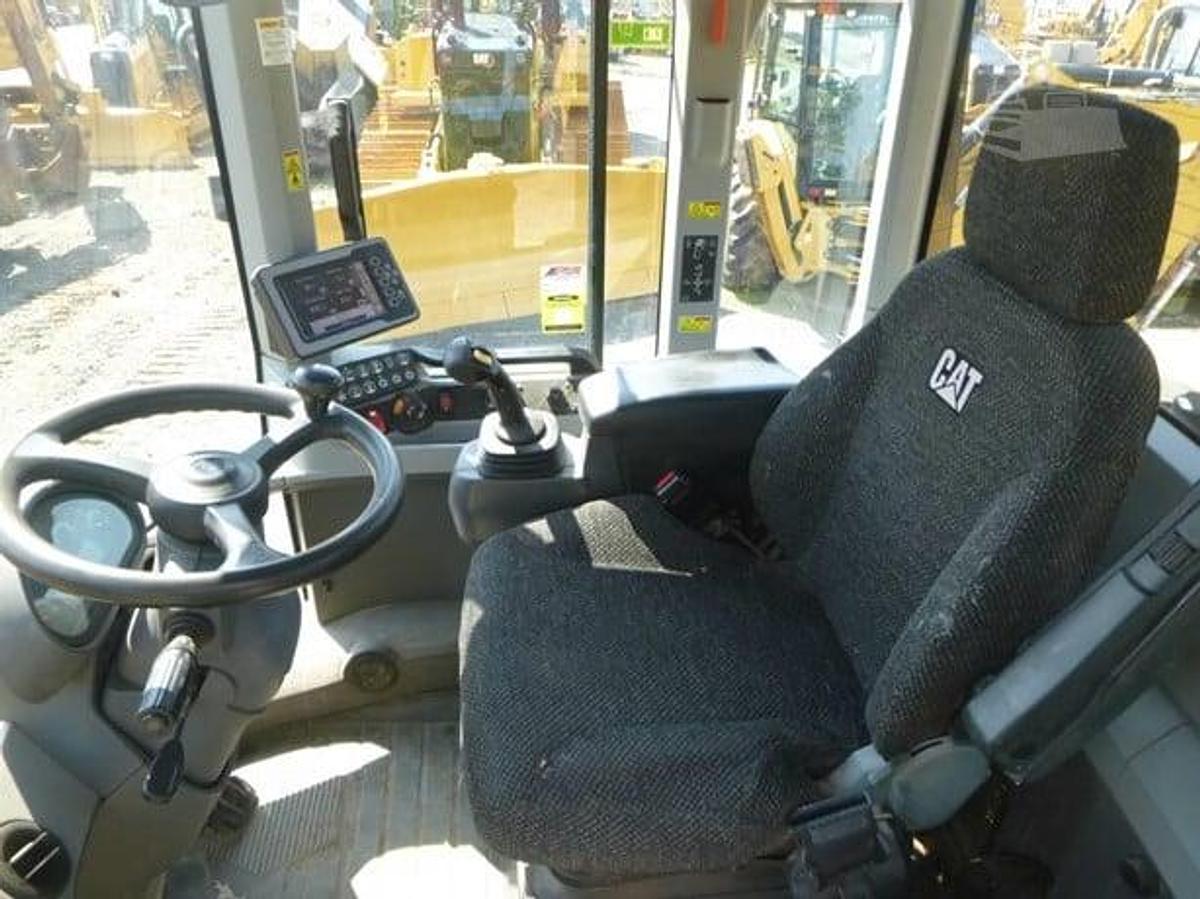 Used 2016 Caterpillar 926M