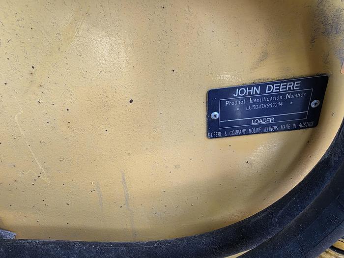 Used Used 2004 John Deere 304J Loader