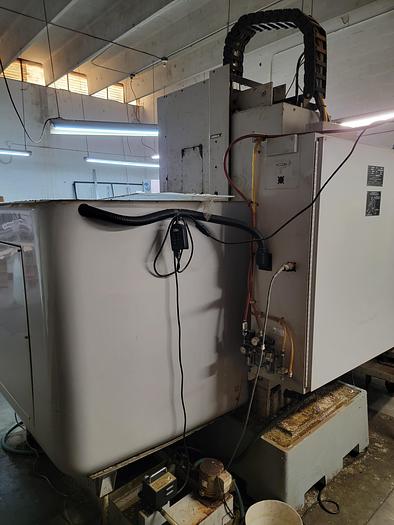 Used CNC VERTICAL MILL