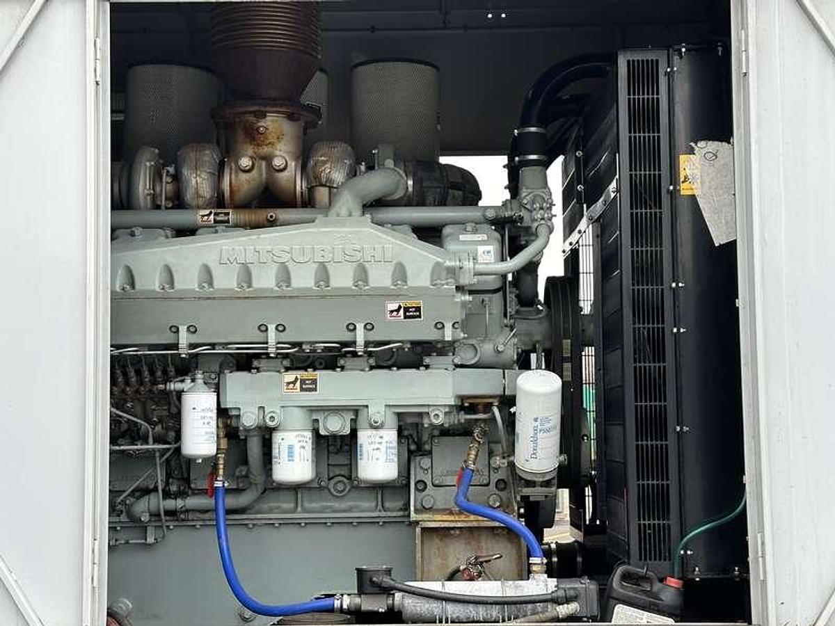 Used Used Elliot 780 RD Diesel Generator, 306 Hrs  750 kW