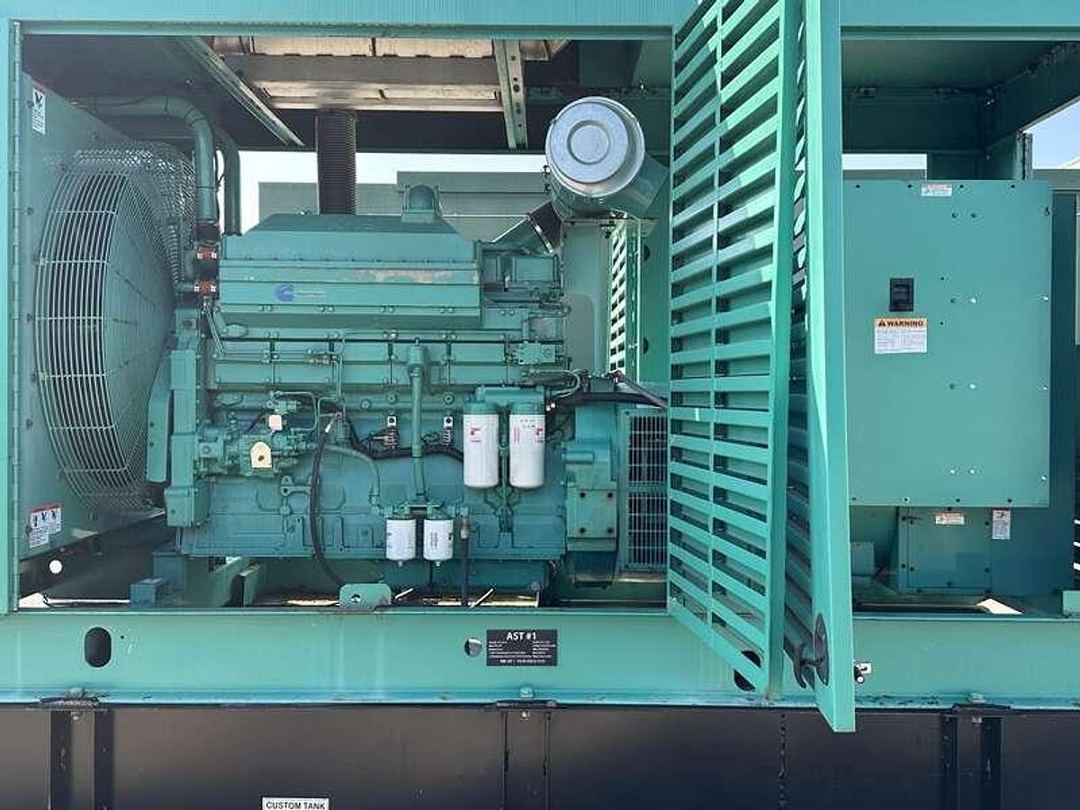 Used Used Cummins DFED KTA19-G4 Diesel Generator, 82 Hrs 500 kW