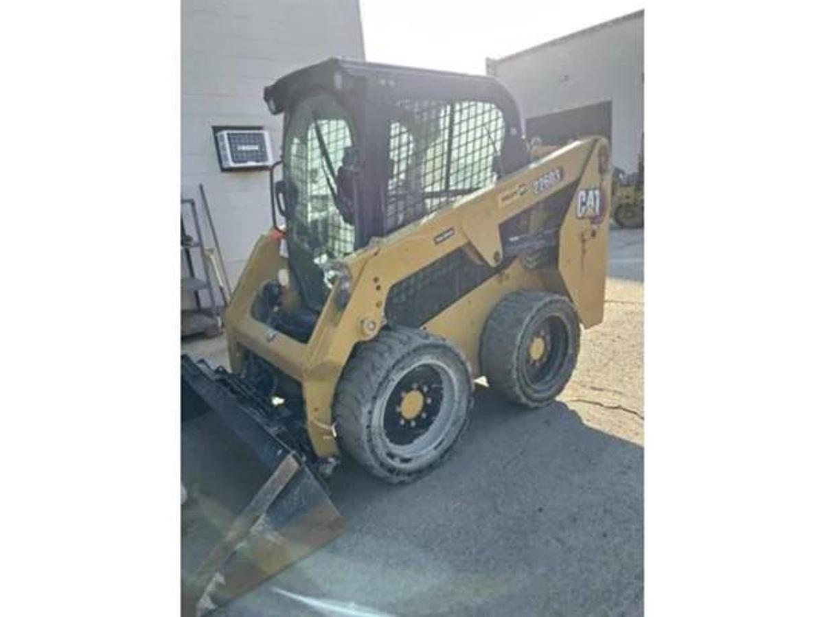 Used 2022 Caterpillar  226D3