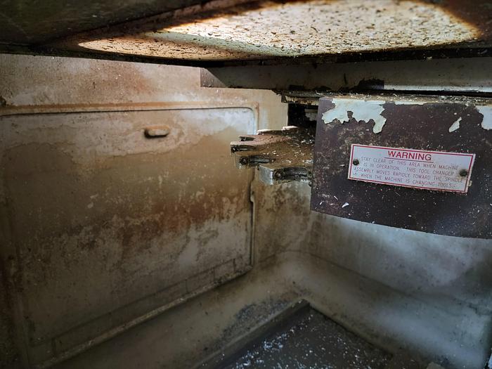 Used CNC VERTICAL MILL