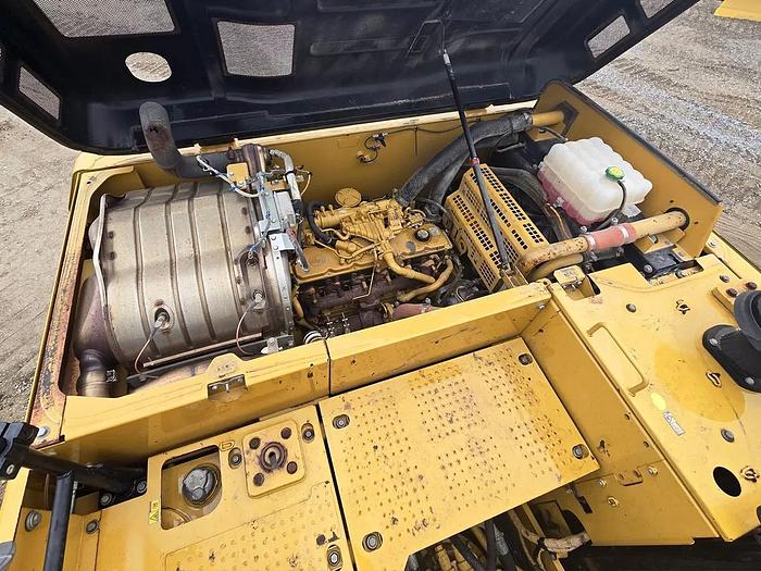 Used 2015 Caterpillar 323FL