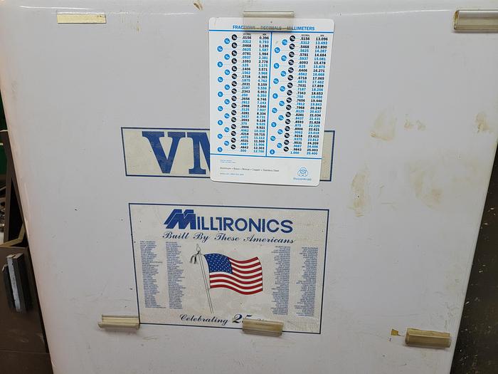 Used CNC VERTICAL MILL