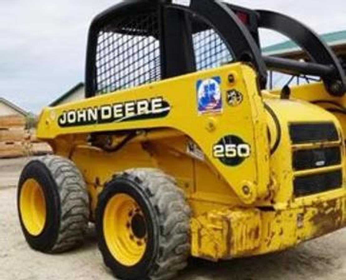 Used John Deere 250A Skid Steer (NEW REBUILT ENGINE) 2001