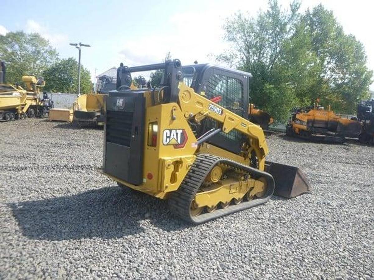 Used 2023 Caterpillar 259D3