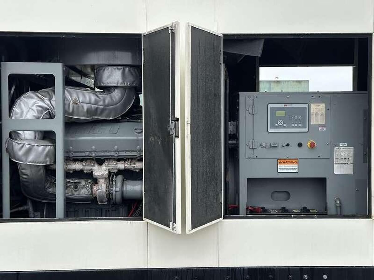 Used Used MTU DS550 12V1600G10S Diesel Generator 119 Hrs EPA Tier 2 550 kW
