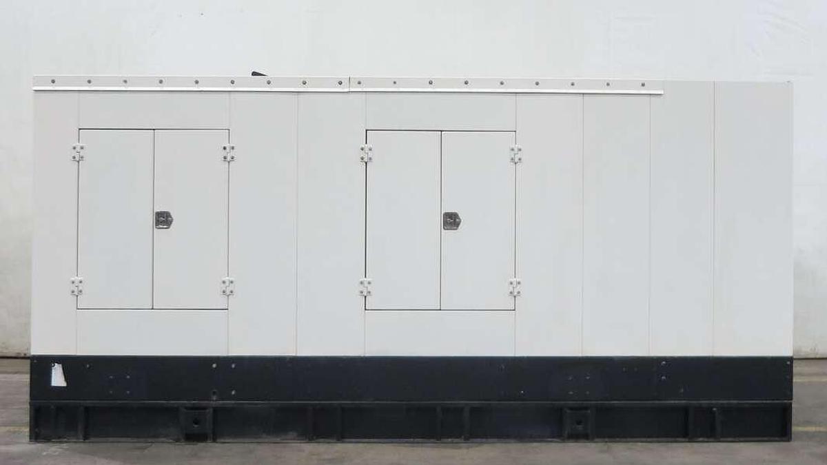 Used Used MTU DS550 12V1600G10S Diesel Generator 119 Hrs EPA Tier 2 550 kW