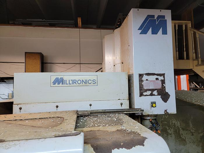 Used CNC VERTICAL MILL