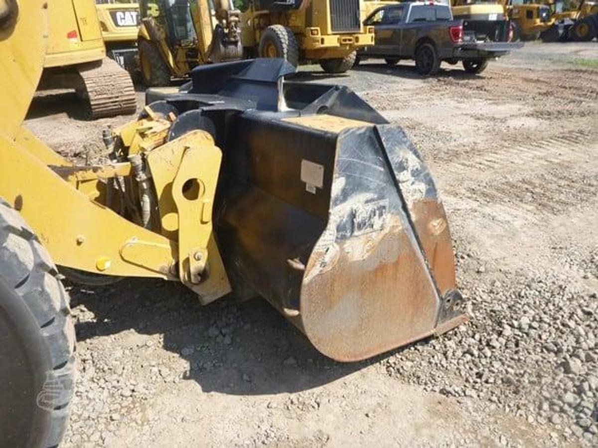 Used 2016 Caterpillar 926M