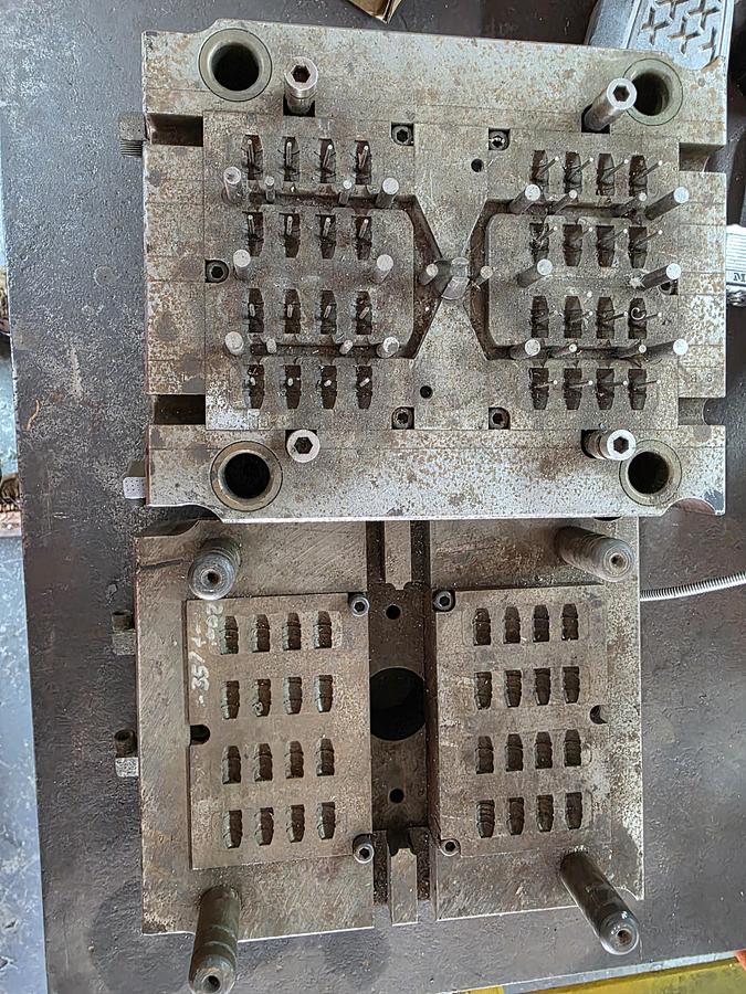 Used avnet dcmt h20e die casting machine