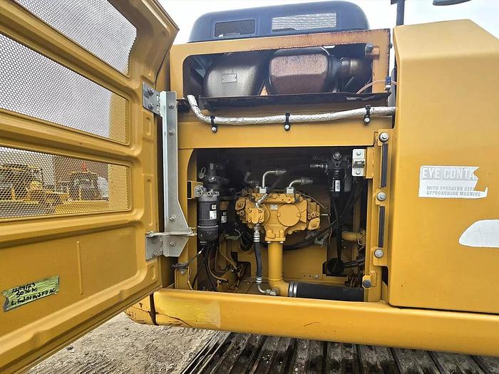 Used 2015 Caterpillar 323FL