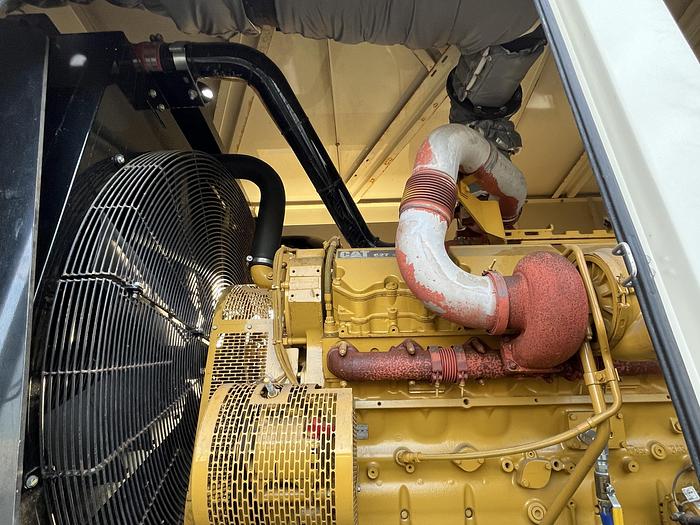 Used Used Caterpillar C27 Diesel Generator 261 Hrs EPA Tier 2, 750 KW