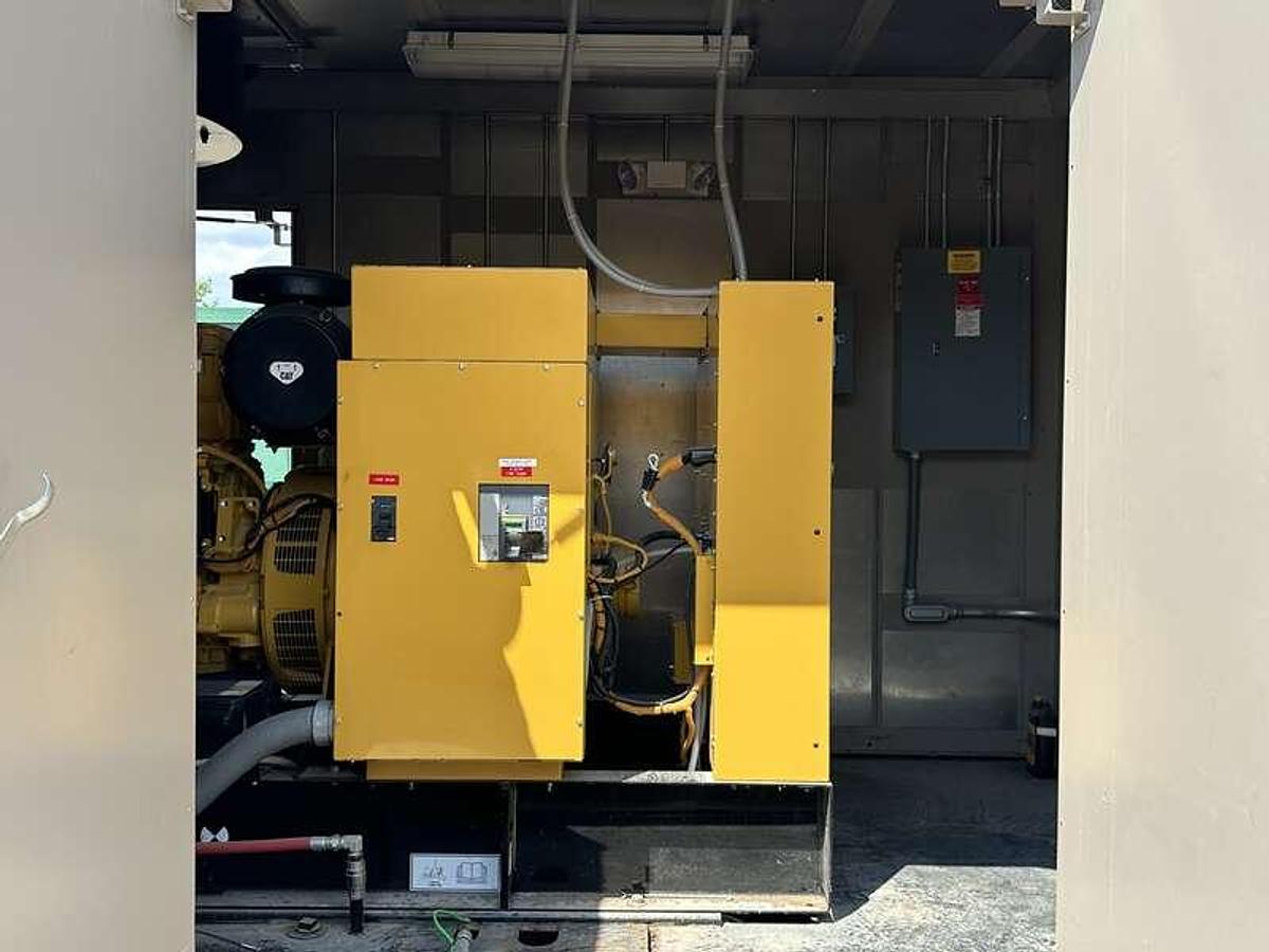 Used Used Caterpillar C15 Diesel Generator 203 Hrs EPA Tier 2 400 kW