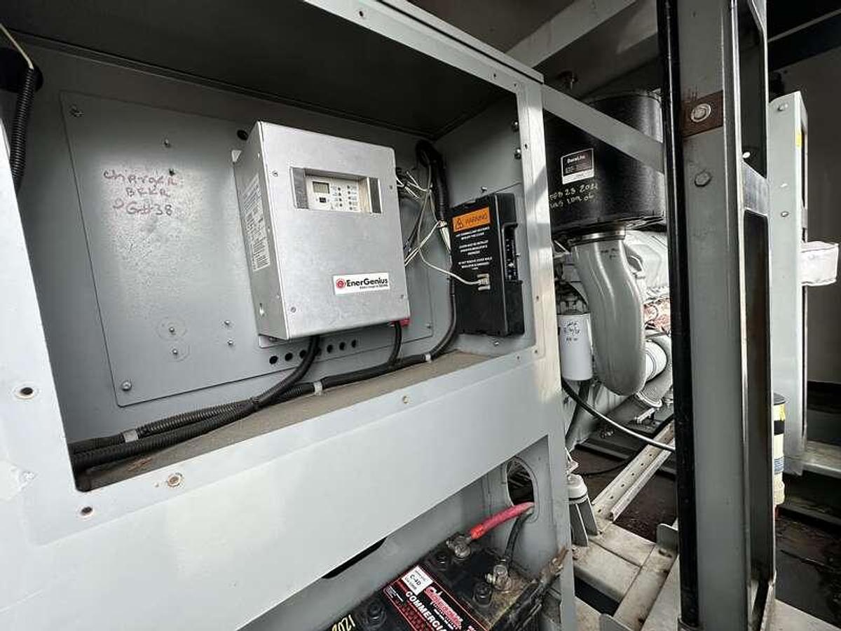 Used Used MTU DS550 12V1600G10S Diesel Generator 119 Hrs EPA Tier 2 550 kW