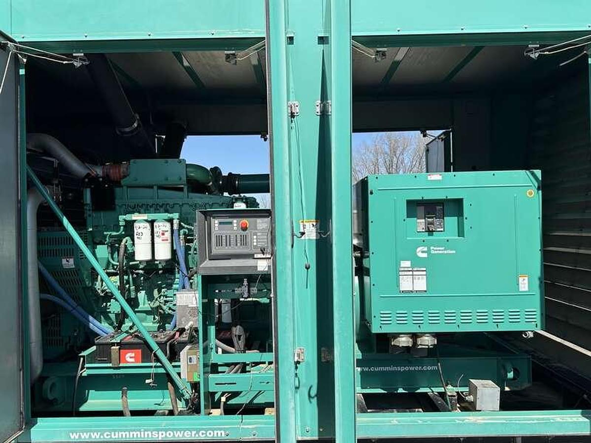 Used Used Cummins DQCA QSK23-G7 Diesel Generator, 685 Hrs, EPA Tier 2 600 kW