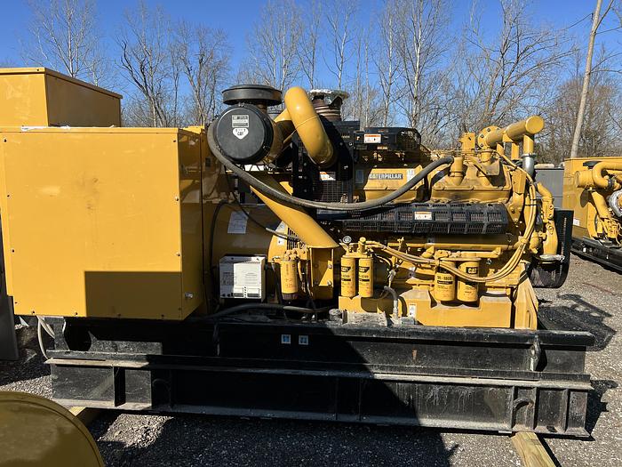 Used Used Caterpillar 3412 Diesel Generator, 735 Hrs, 600 KW