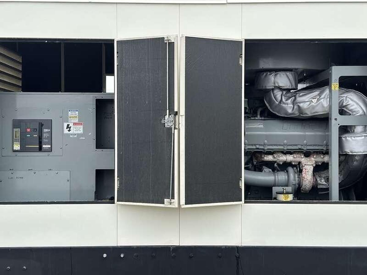 Used Used MTU DS550 12V1600G10S Diesel Generator 119 Hrs EPA Tier 2 550 kW