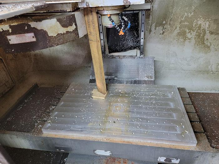 Used CNC VERTICAL MILL