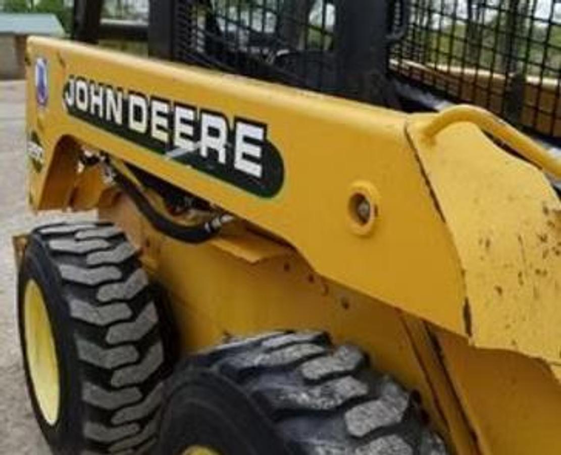 Used John Deere 250A Skid Steer (NEW REBUILT ENGINE) 2001