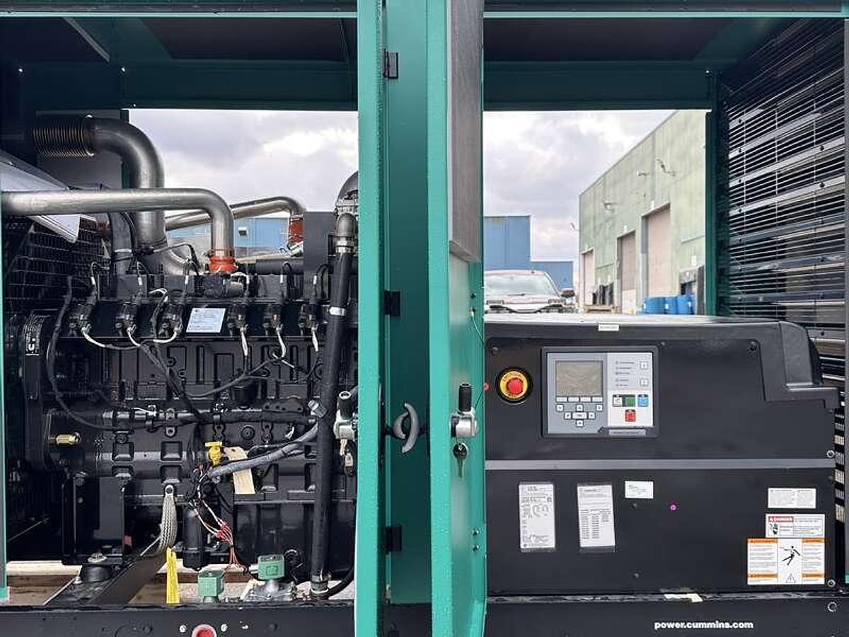 New Cummins C200N6B QSJ8.9G Natural Gas / Propane Generator, EPA Certified  200 kW