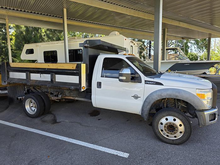 Used Used 2004 John Deere 304J Loader