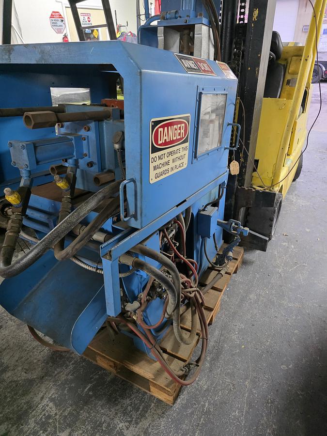 Used avnet dcmt h20e die casting machine