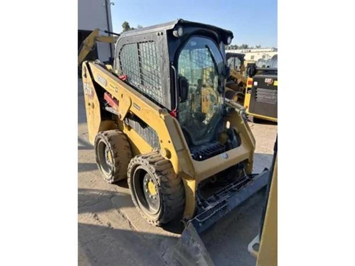 Used 2022 Caterpillar  226D3