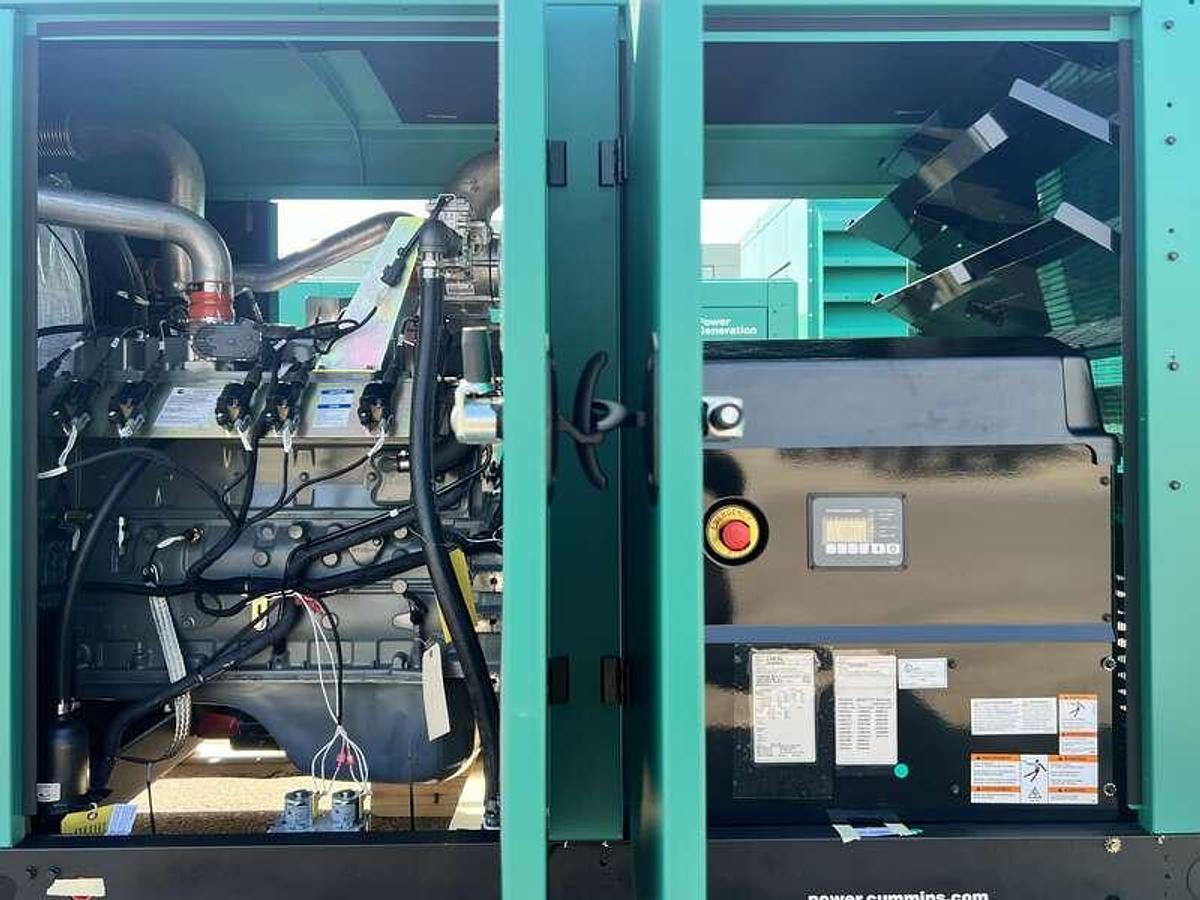 New Cummins C100N6 QSJ8.9G Natural Gas / Propane Generator, EPA Certified 1 or 3 Phase 100 kW