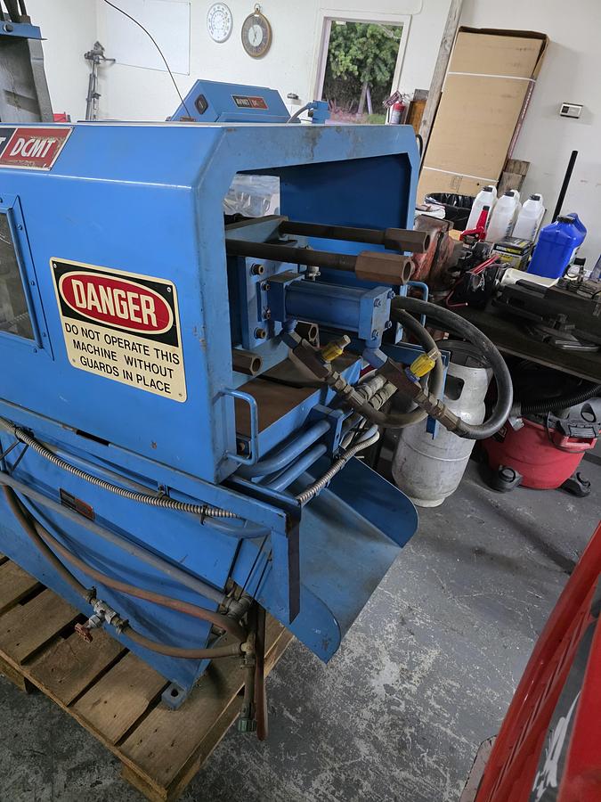 Used avnet dcmt h20e die casting machine