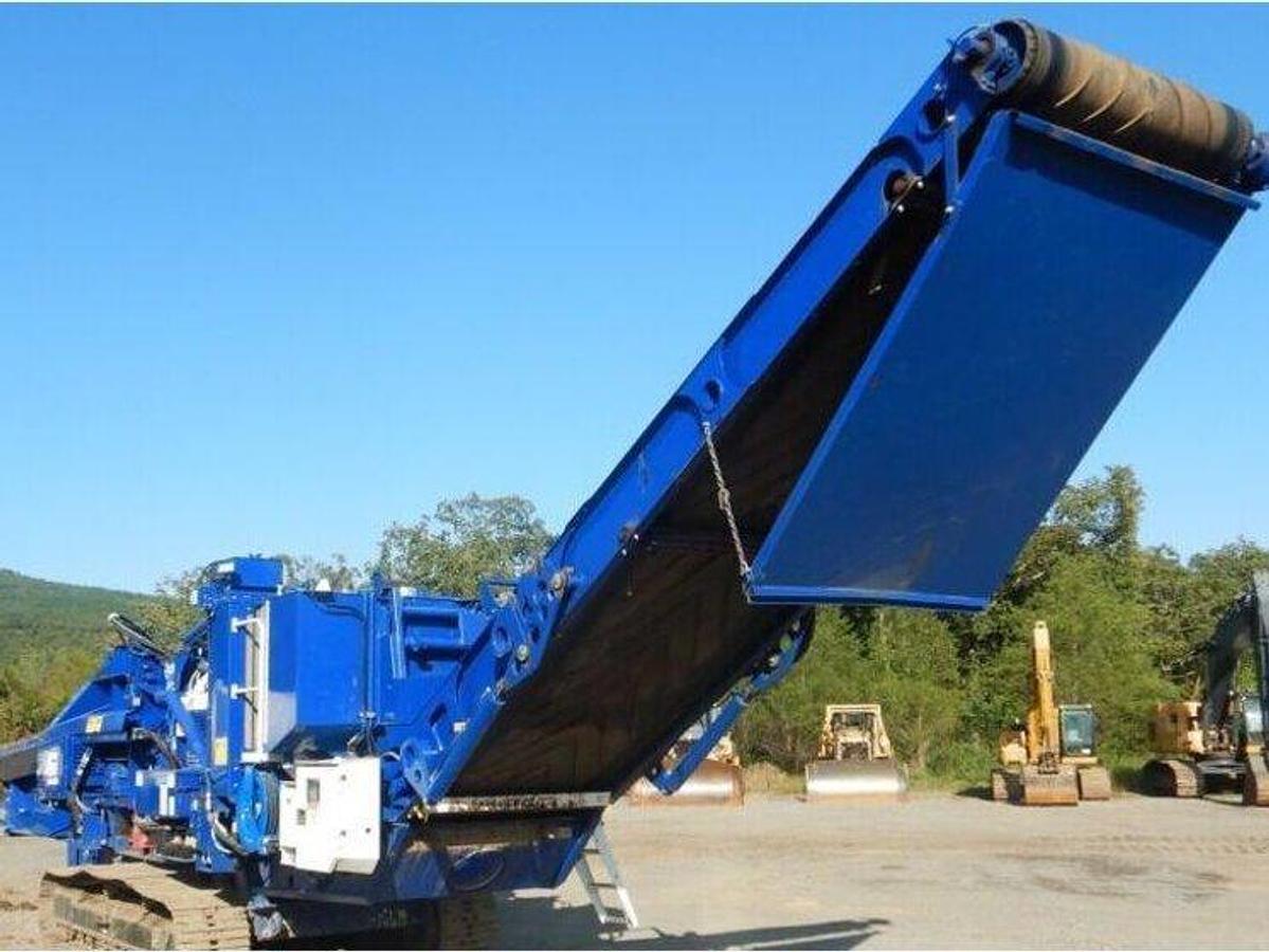 Used 2018 Peterson 5710D Horizontal Grinder - Low Hours, High Capacity