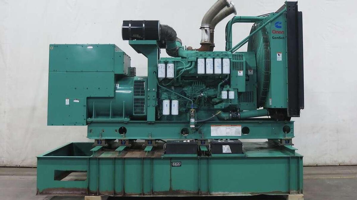 Used Used Cummins DFHA QST30-G1 Diesel Generator 554 Hrs  750 kW