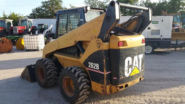 Used 2005 CATERPILLAR 262B