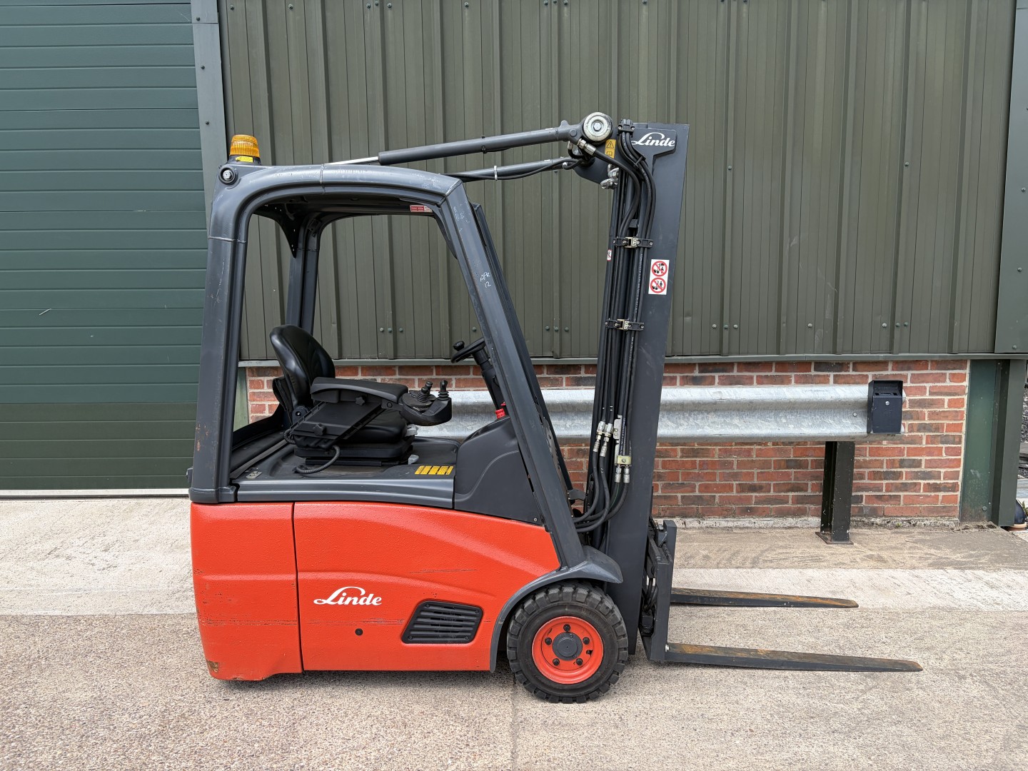 Used 2013 LINDE E14-01