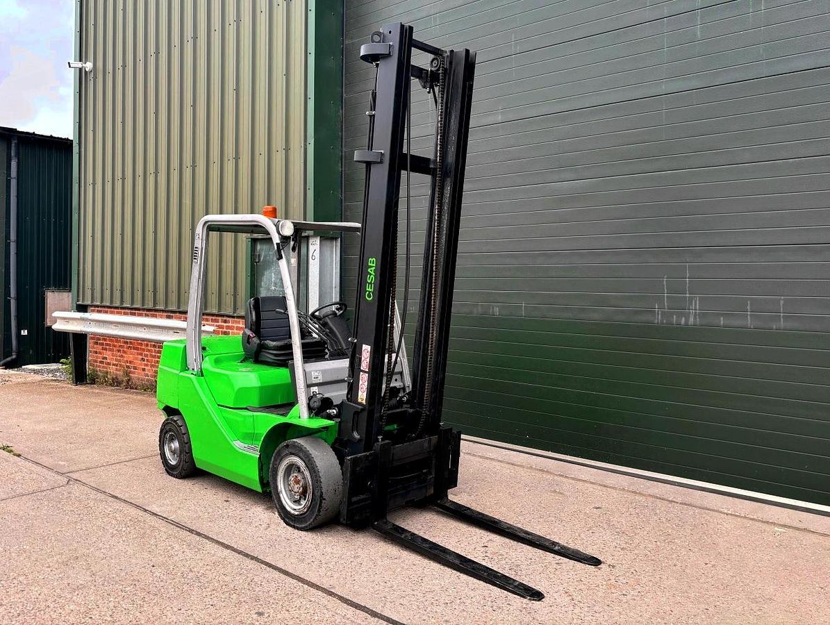 Used 2018 CESAB M325D