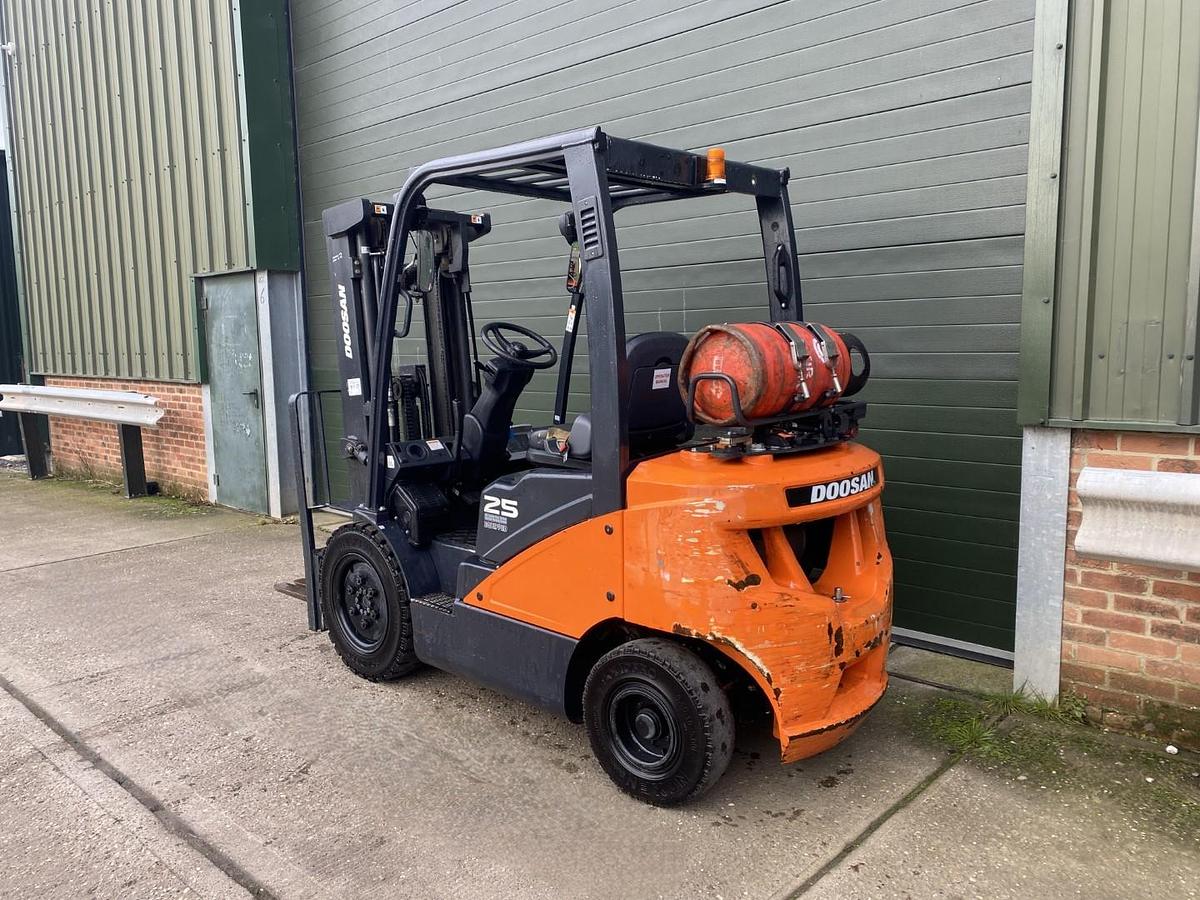 Used 2018 DOOSAN G25P-7